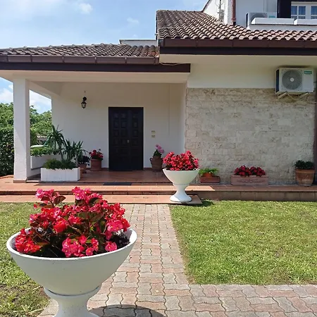 Holiday home Villa Civetta Con Giardino In Esclusiva Tra Roma E I Castelli Romani Monte Porzio Catone