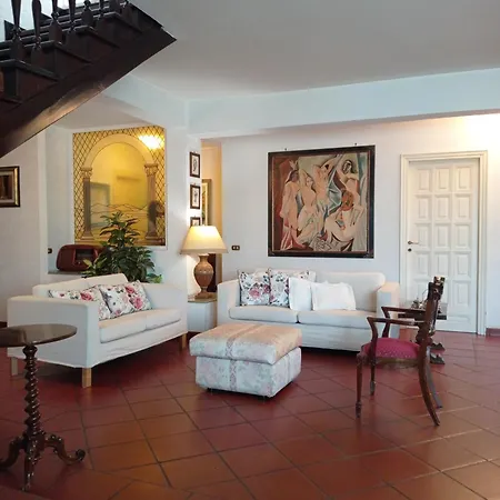 Villa Civetta Con Giardino In Esclusiva Tra Roma E I Castelli Romani *