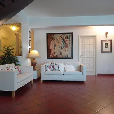Vakantiehuis Villa Civetta Tra Roma E I Castelli Romani Monte Porzio Catone